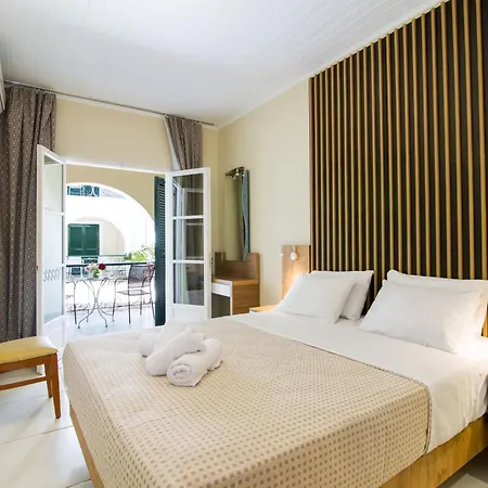 Opera Blue Corfu מלון גאוביה