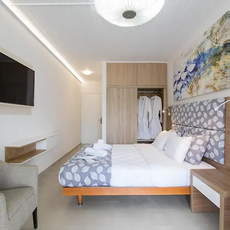 Opera Blue Corfu מלון