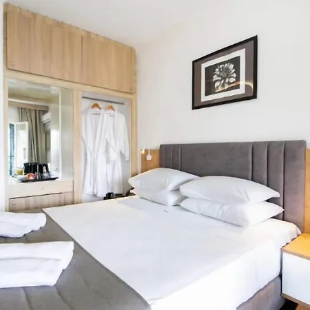 Hotel Opera Blue Corfu 4*