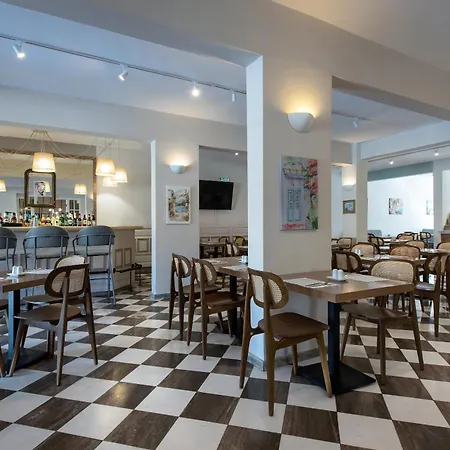 Szálloda Opera Blue Corfu Guviá